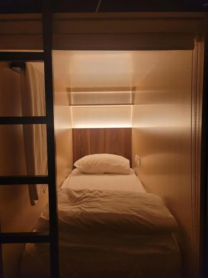 Westay Capsule Hostel ドバイ アラブ首長国連邦