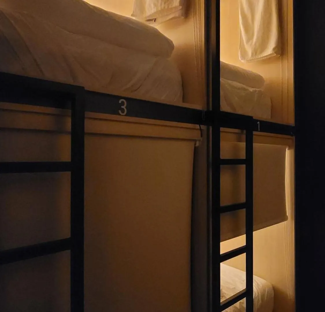 Westay Capsule Hostel ドバイ 0*,
