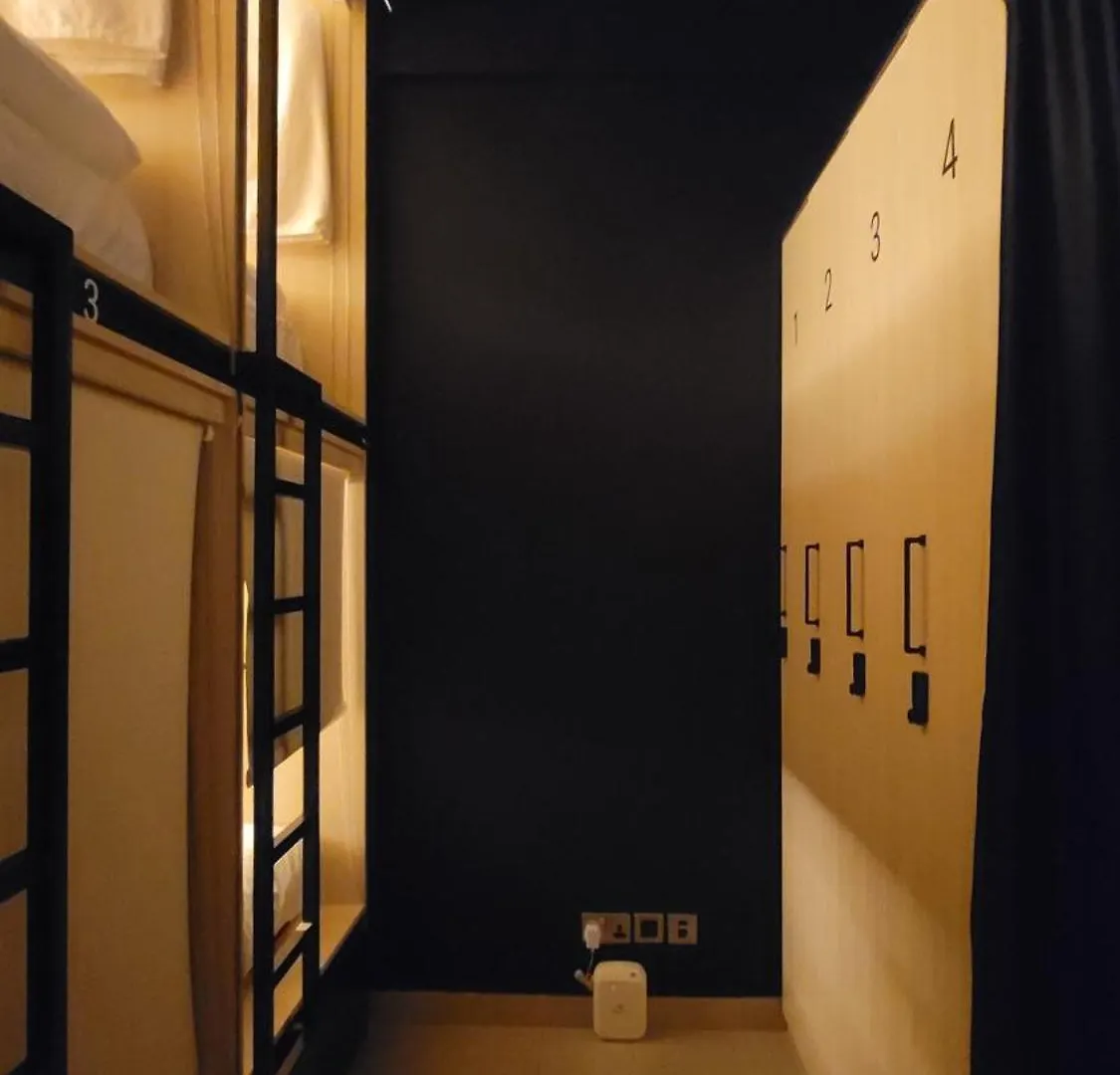 Westay Capsule Hostel ドバイ カプセルホテル